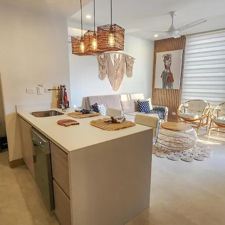 Apartment Gorgeous New Next To The Beach