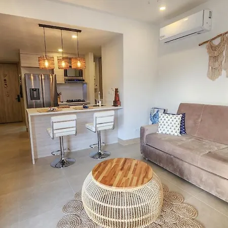 Gorgeous New Next To The Beach *